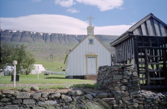Church at M��ruvellir with bell-gate